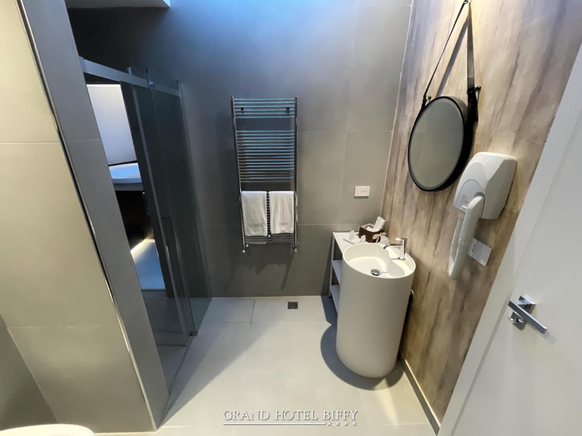 Grand Hotel Biffy 아리아노이르피노 외부 사진