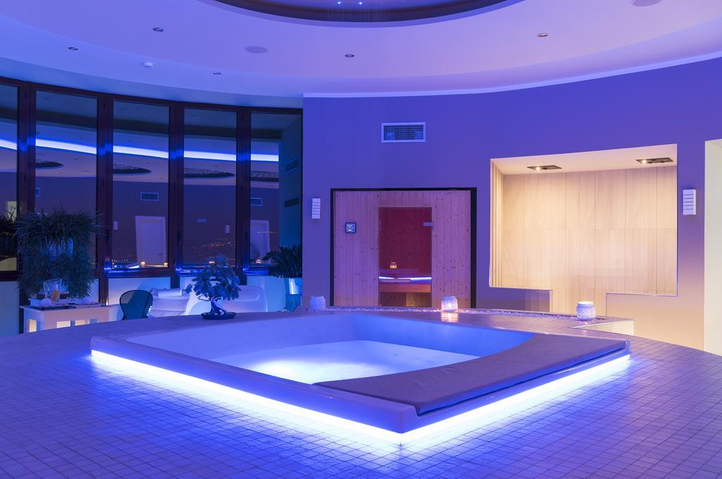 Grand Hotel Biffy 아리아노이르피노 외부 사진