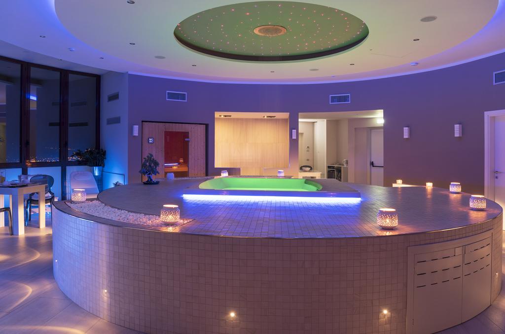 Grand Hotel Biffy 아리아노이르피노 외부 사진
