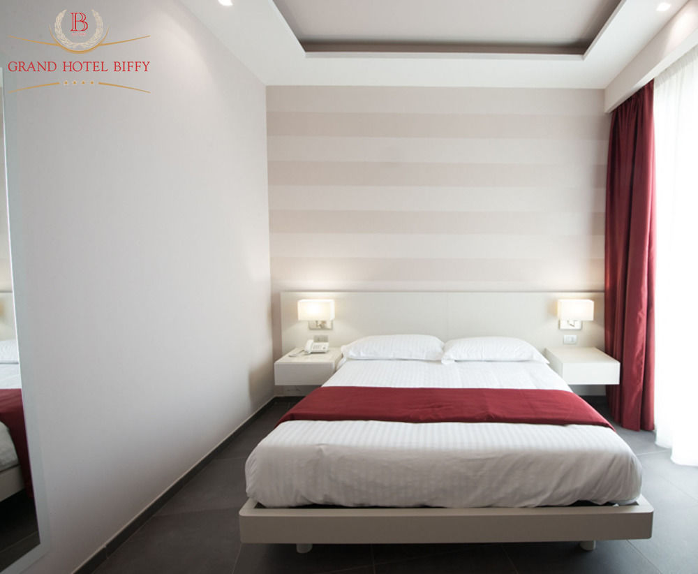 Grand Hotel Biffy 아리아노이르피노 외부 사진